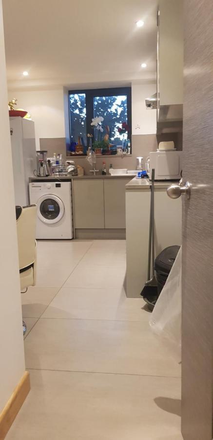 Jadwin Beautiful Room Share Toilet 2 People London Bagian luar foto
