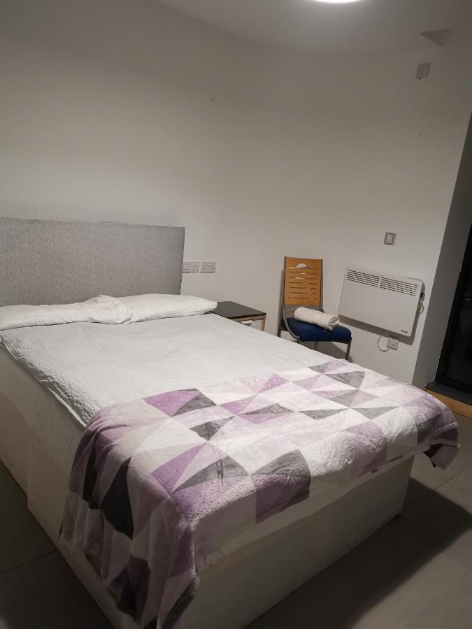 Jadwin Beautiful Room Share Toilet 2 People London Bagian luar foto