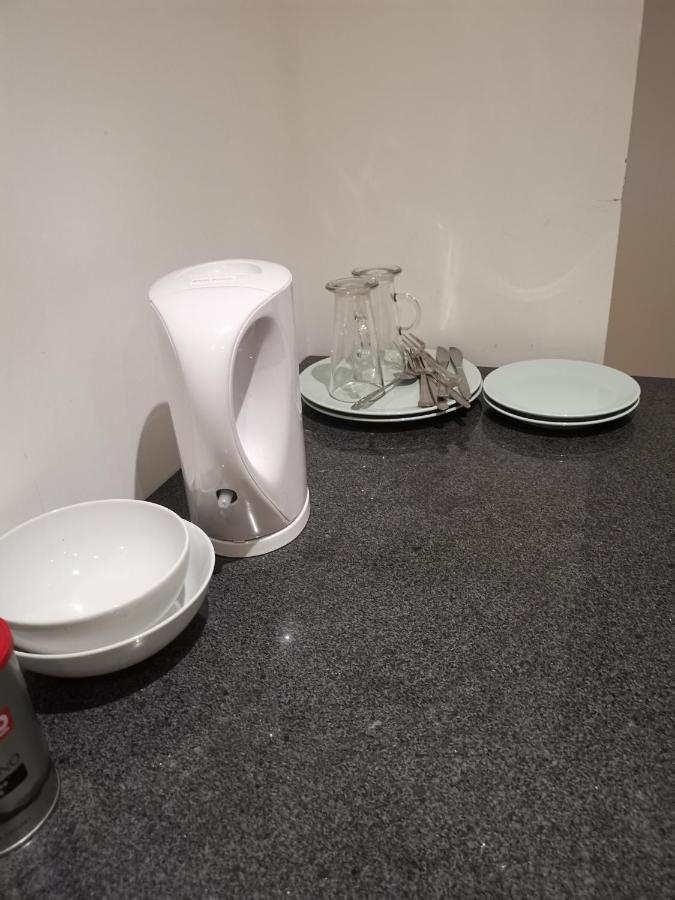 Jadwin Beautiful Room Share Toilet 2 People London Bagian luar foto